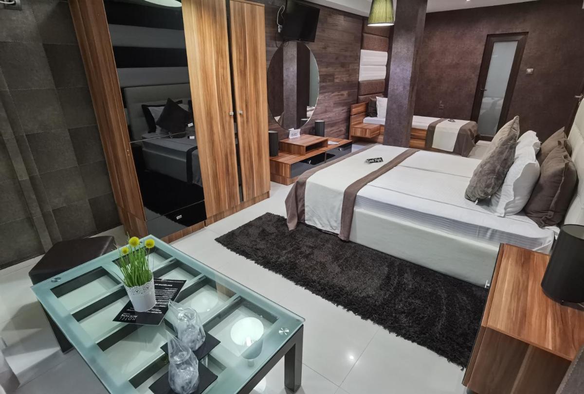 Hotel Acktion - Housity