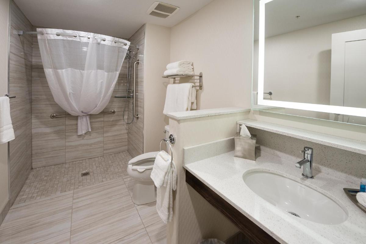 Encore Suites by Service Plus Inns - Housity
