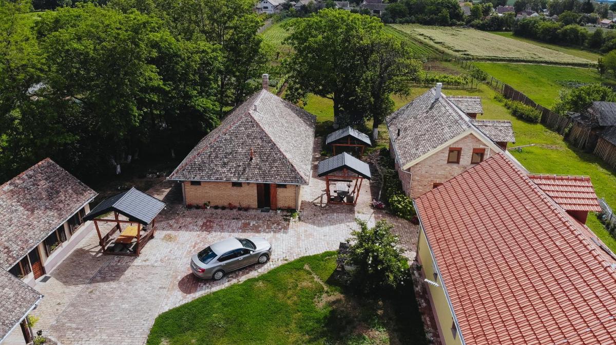 Sobe Kod Baje - Baranjska Kuća - Housity