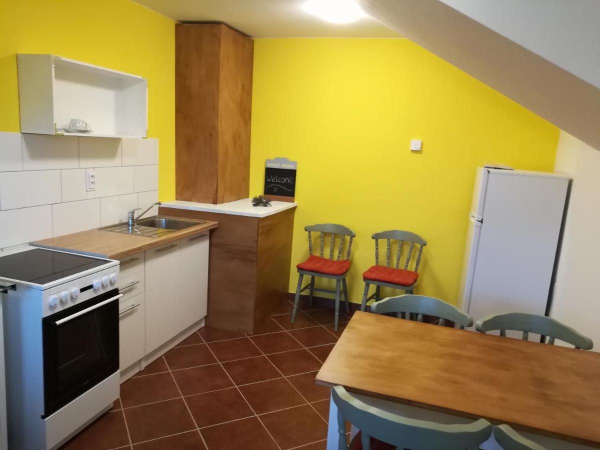Zlatno 66 - Housity