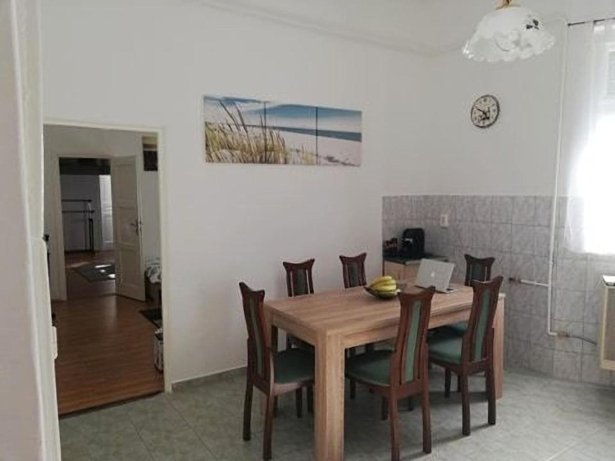 Főtér Apartman Baja - Housity