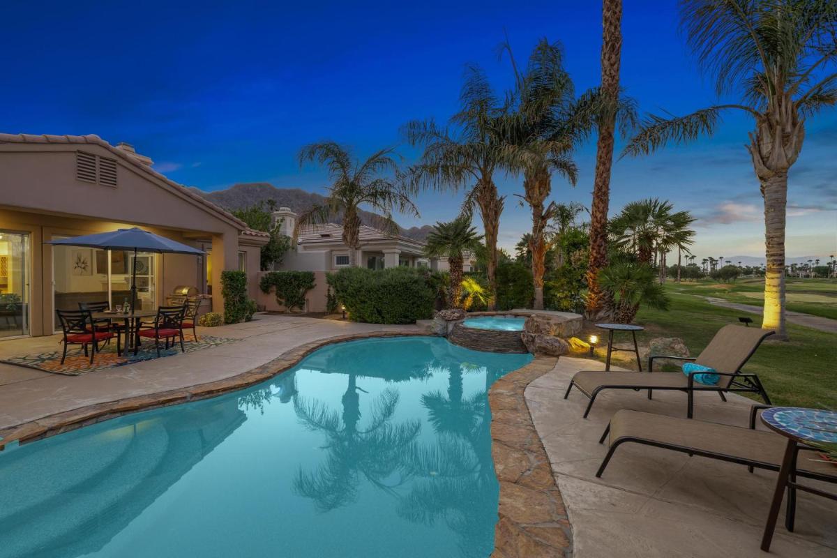 DESERT HIDEAWAY PRIVATE POOL SPA BBQ and Firepit - Housity