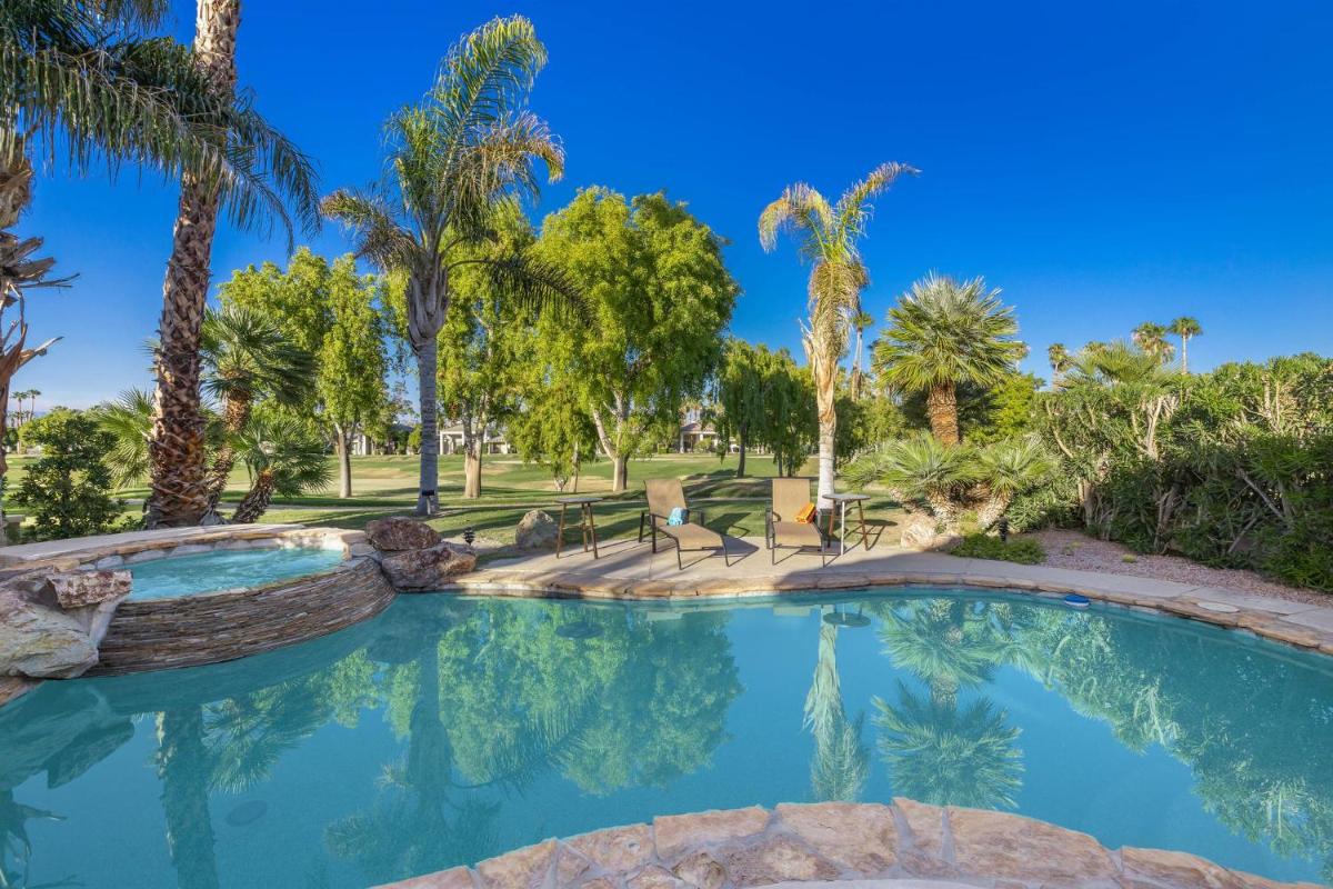 DESERT HIDEAWAY PRIVATE POOL SPA BBQ and Firepit - Housity