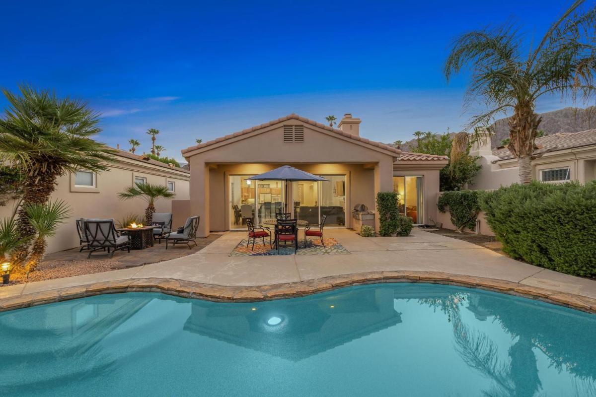 DESERT HIDEAWAY PRIVATE POOL SPA BBQ and Firepit - Housity