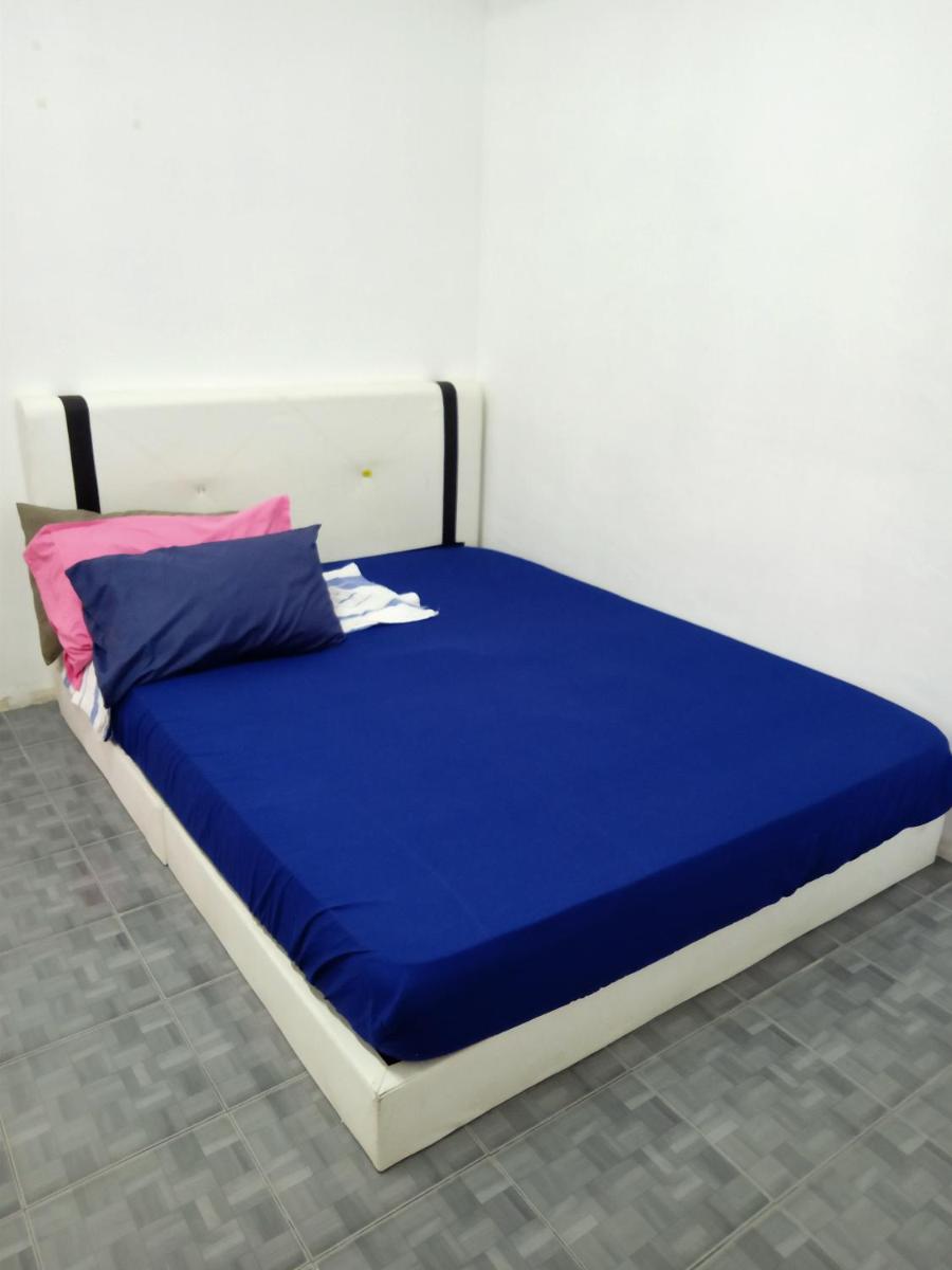 Homestay Idaman di Kuala Terengganu dengan 2 Bilik Aircond - Harga utk 1 rumah - Housity