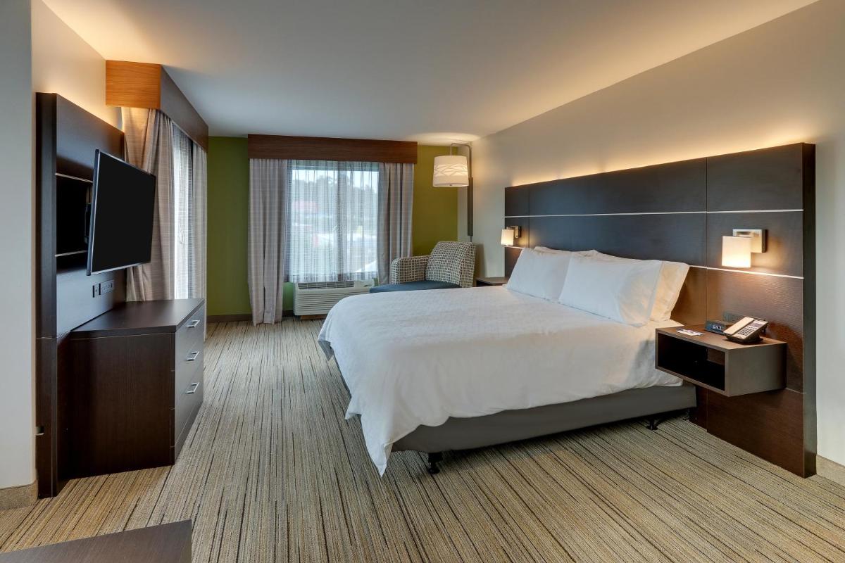 Holiday Inn Express Hotel & Suites Corbin by IHG - Housity