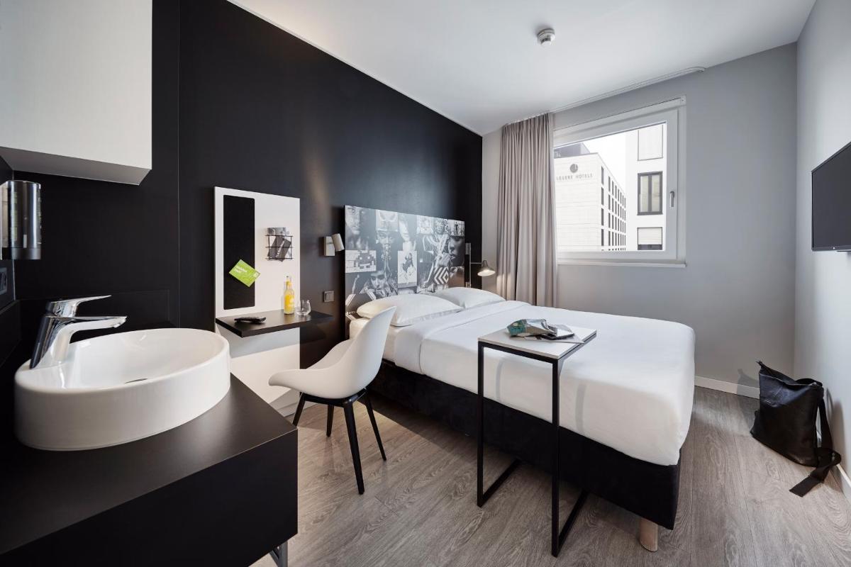 LEGERE EXPRESS Bielefeld - Housity
