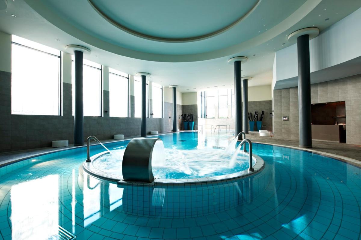 A piscina em ou perto de Palácio Estoril Hotel, Golf & Wellness