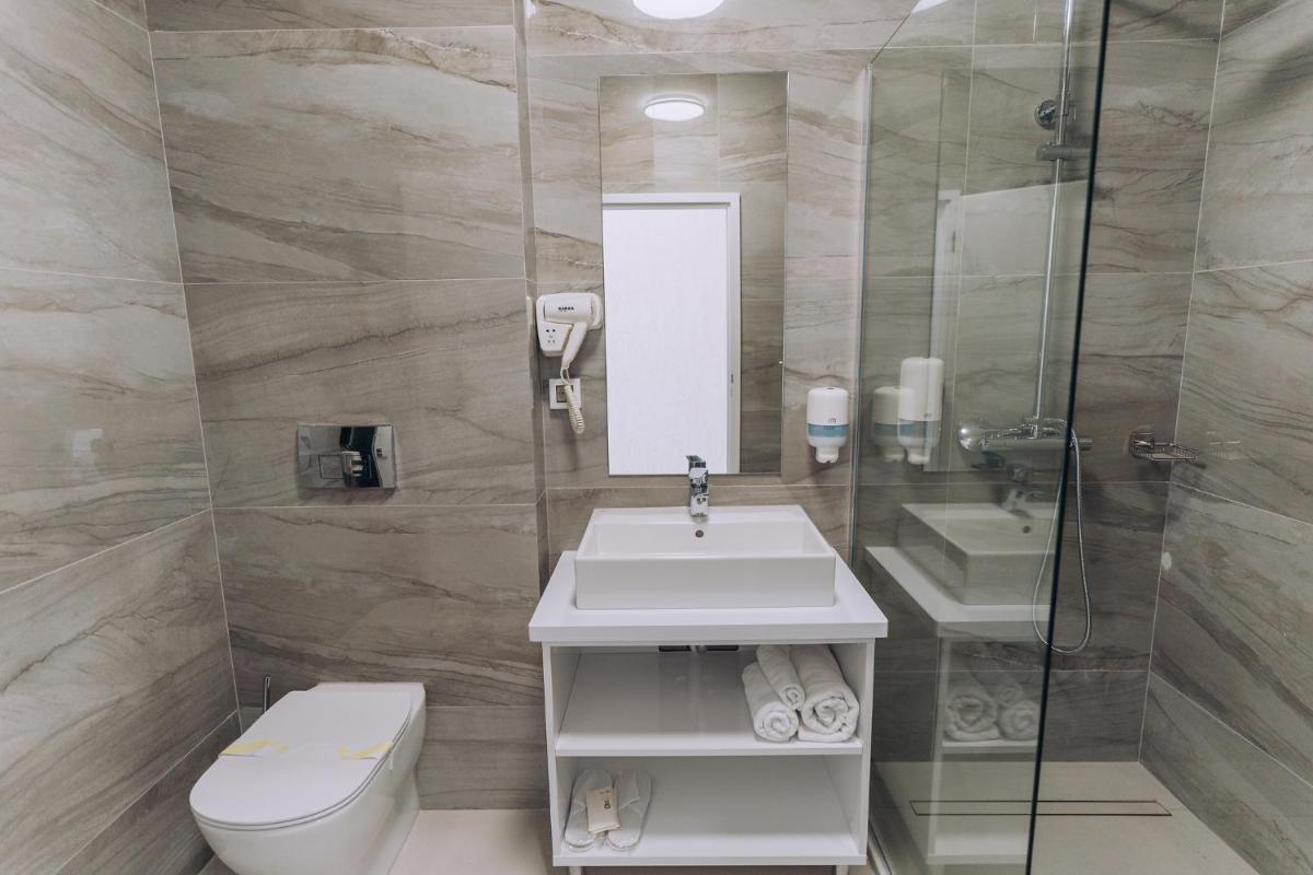Hotel Perla - Housity