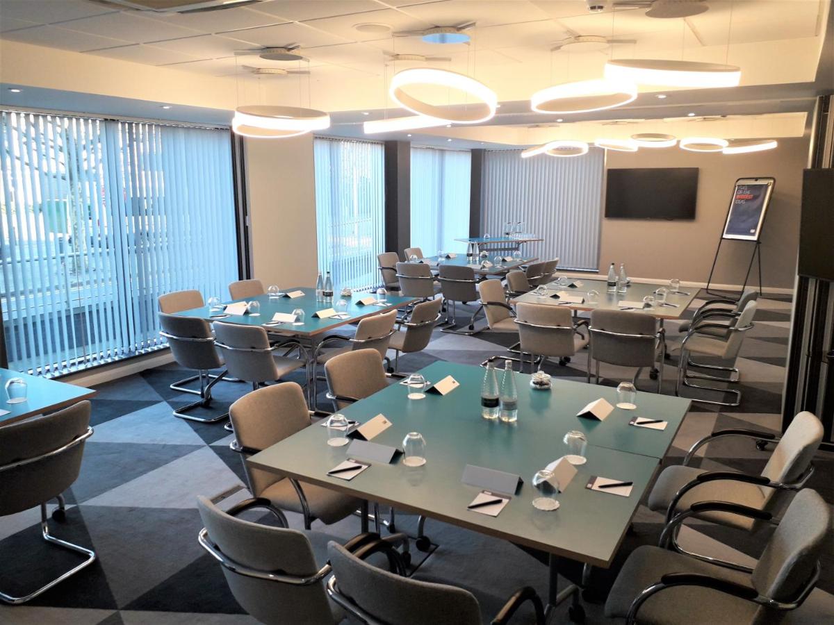 Holiday Inn Express Leeds City Centre - Armouries, an IHG Hotel - Housity