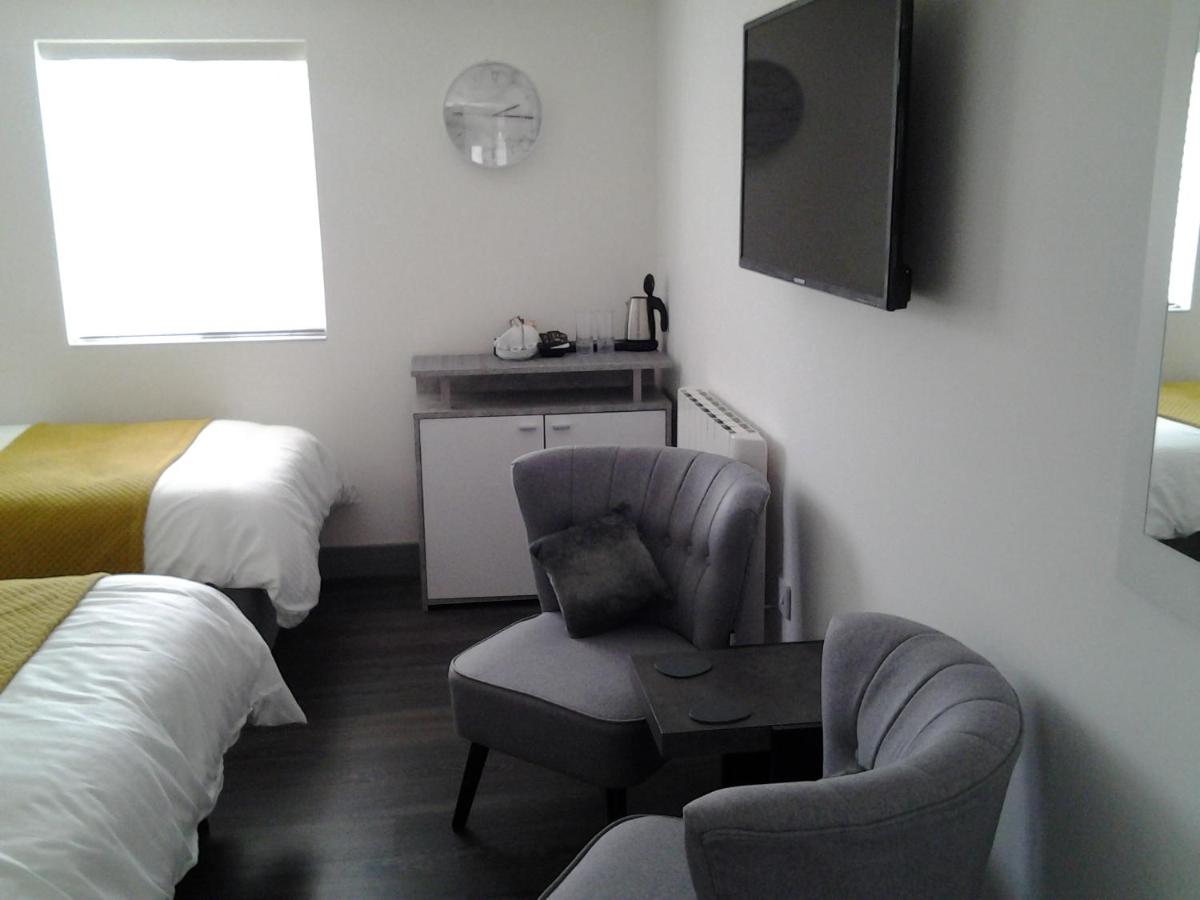 Lady Charlotte Guest rooms triple rooms - Housity