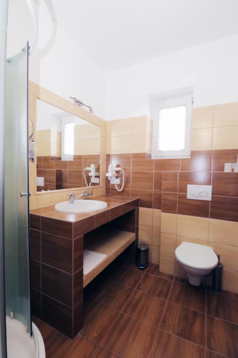PENZION HŮRKA - Housity