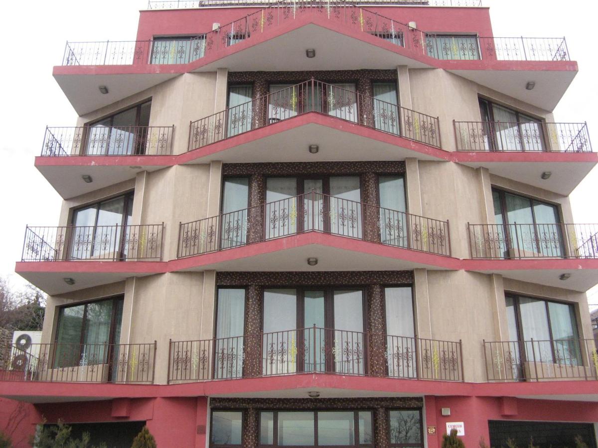 Ellinis Hotel - Housity