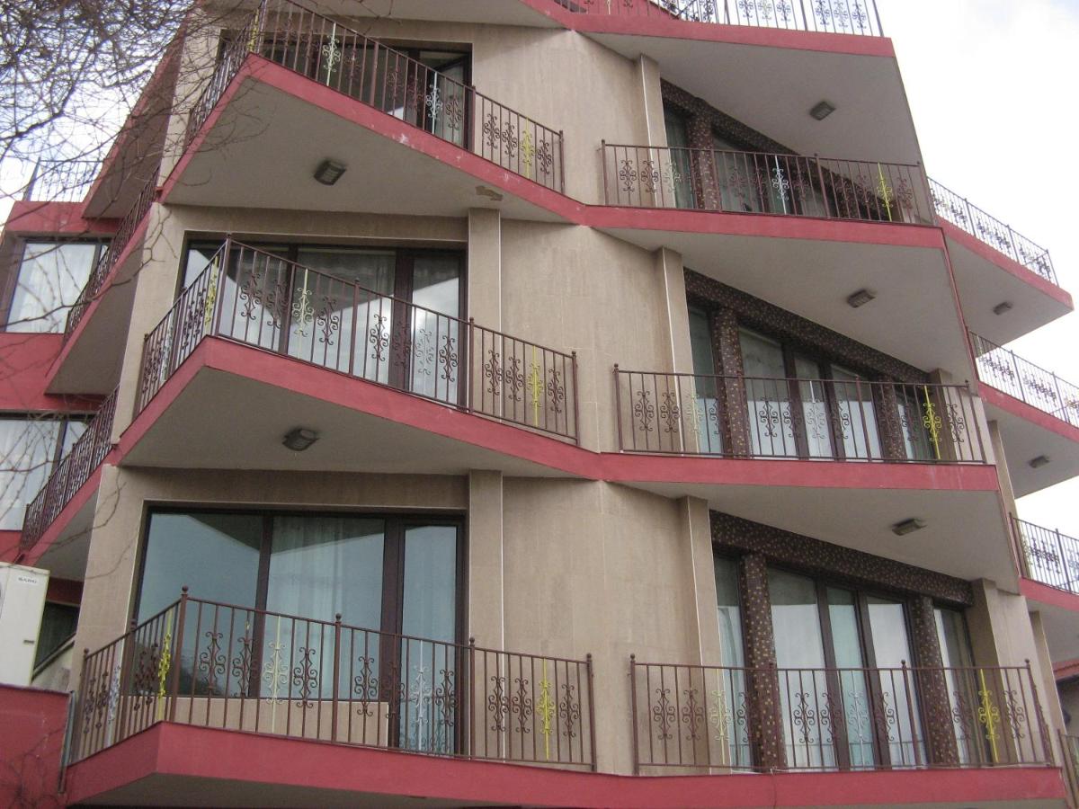 Ellinis Hotel - Housity