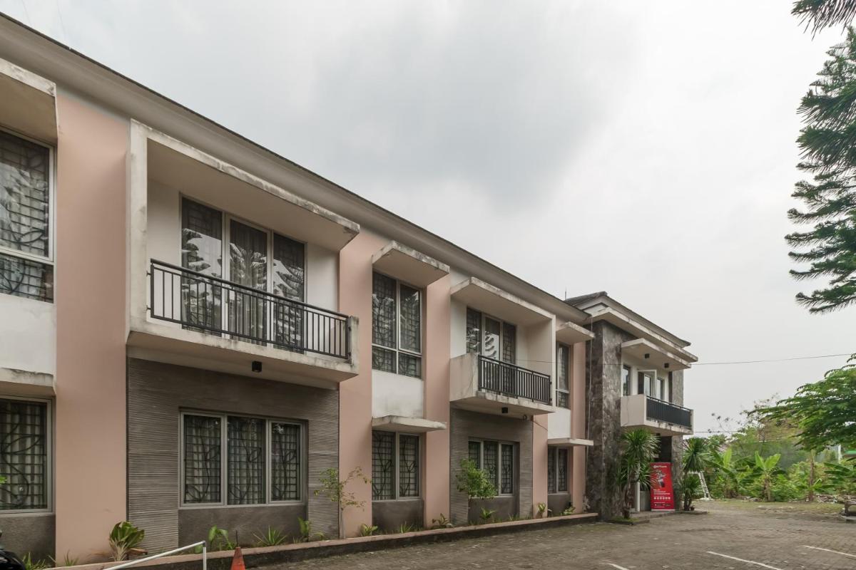 RedDoorz Syariah Plus @ Wisma Bougenville Karawaci - Housity