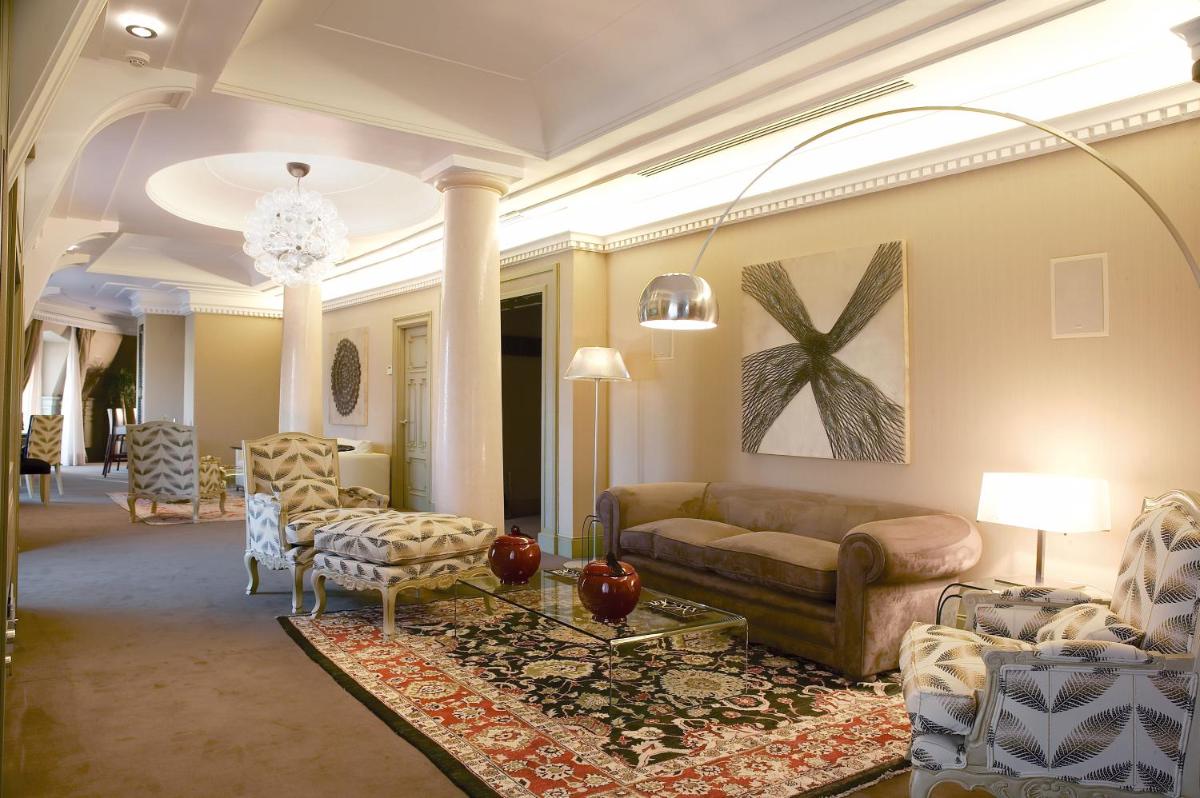 Zona de estar de Hotel Carlton
