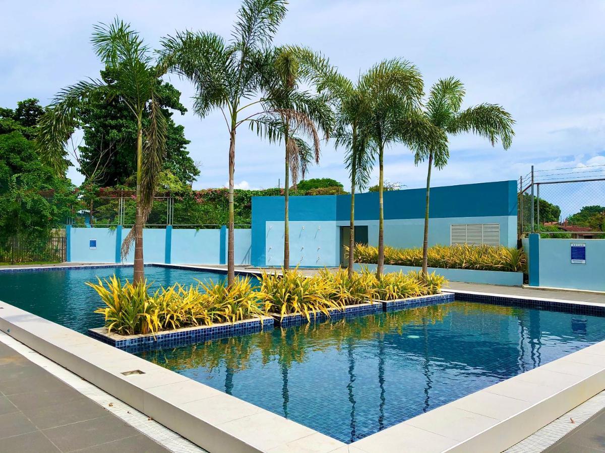 Condo w/ Balcony Near Mactan International Airport - Housity