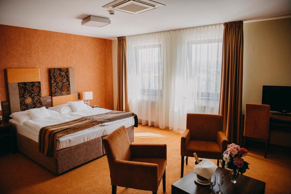 Hotel BELASSI - Housity