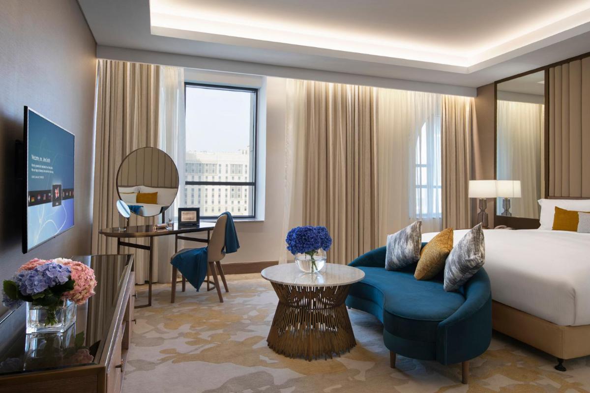 Suitetrails - Al Jaddaf Rotana Suite Hotel