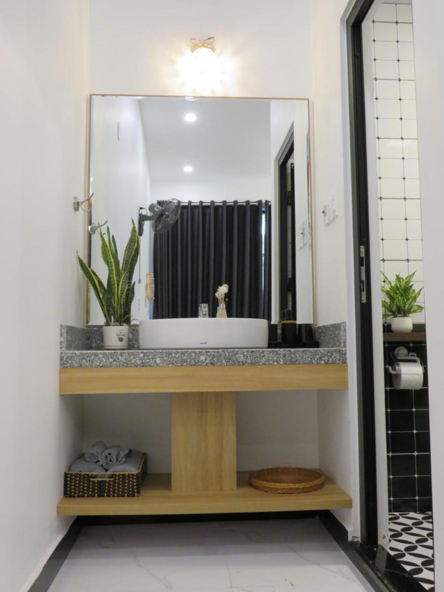 Robin House - Housity