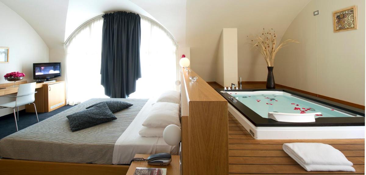 Hotel Delle Fiere - Housity