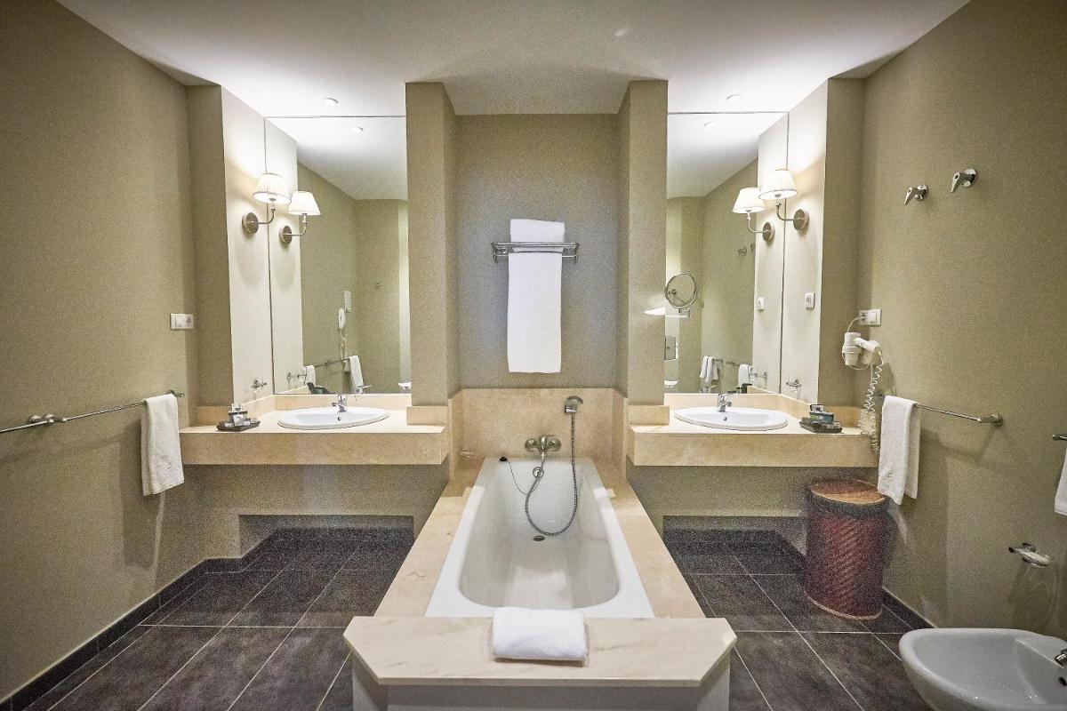 Un baño de Fairplay Golf & Spa Resort