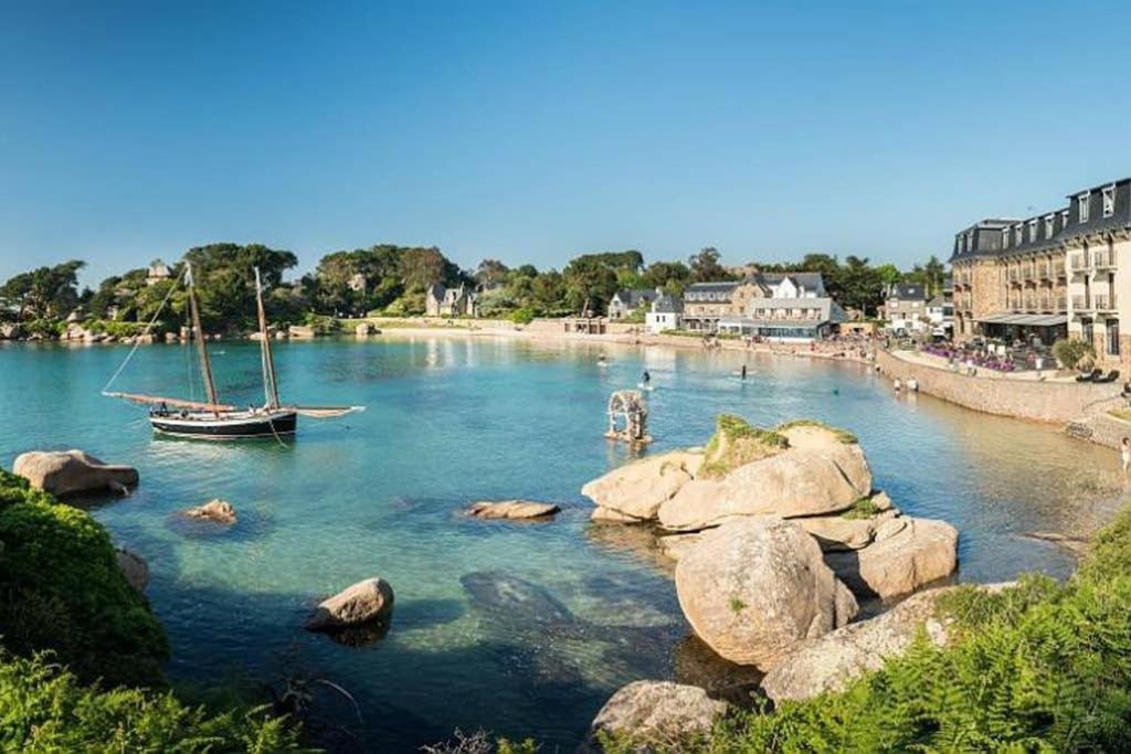 Maison Côte de Granit Rose avec Spa - Housity
