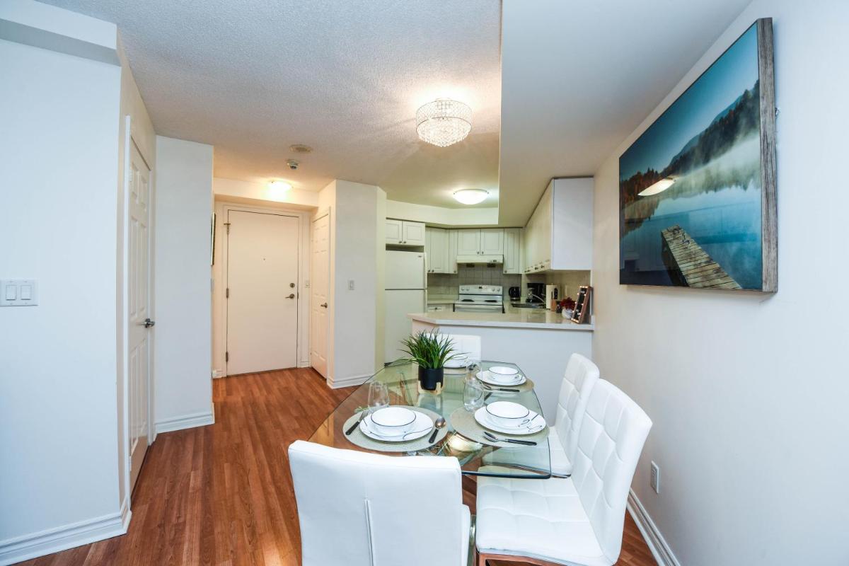 PlanURstay - Business Condo Near Square One - Housity