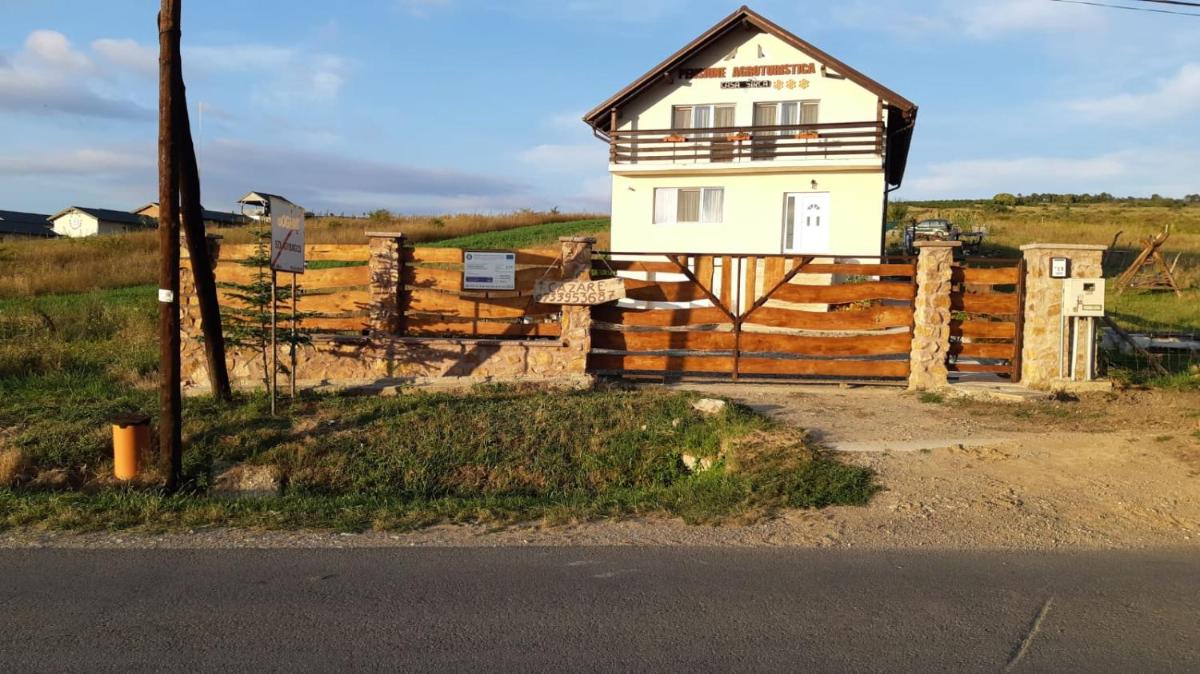 Pensiunea agroturistica Casa Sirca - Housity