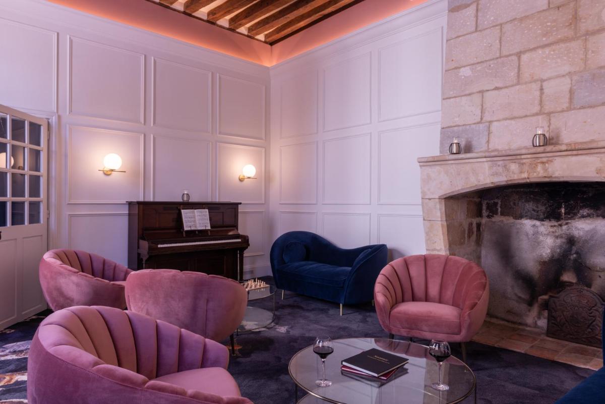 Coin salon dans l'établissement Hôtel Anne d'Anjou, The Originals Collection