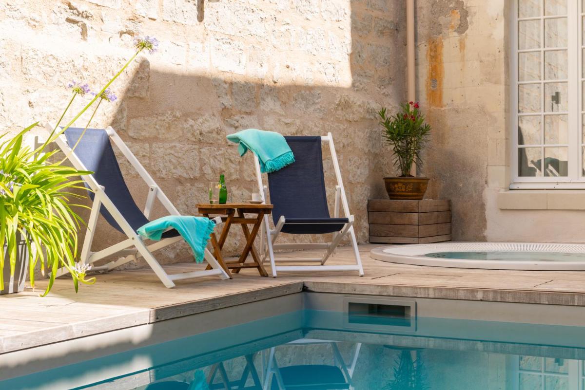 Piscine de l'établissement Hôtel Anne d'Anjou, The Originals Collection ou située à proximité