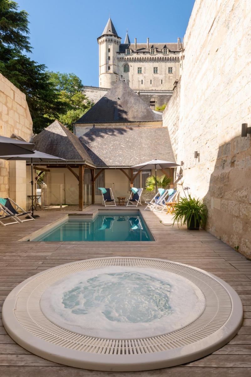 Piscine de l'établissement Hôtel Anne d'Anjou, The Originals Collection ou située à proximité