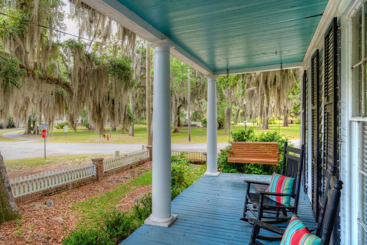 Open Gates Bed & Breakfast - Housity