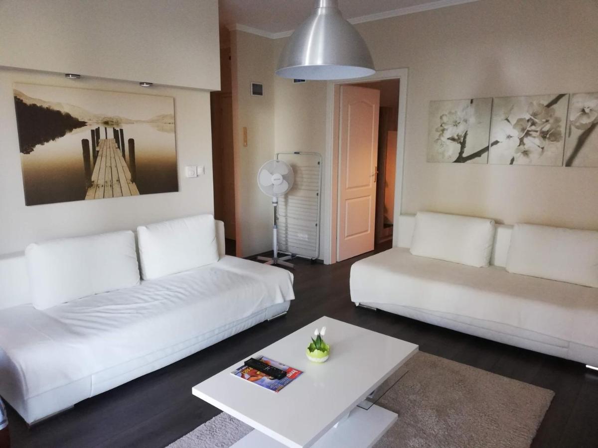 Viktória Apartman Lux White Siófok - Housity