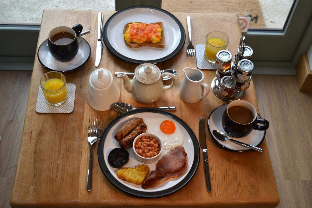 Dalecote Barn Bed & Breakfast - Housity