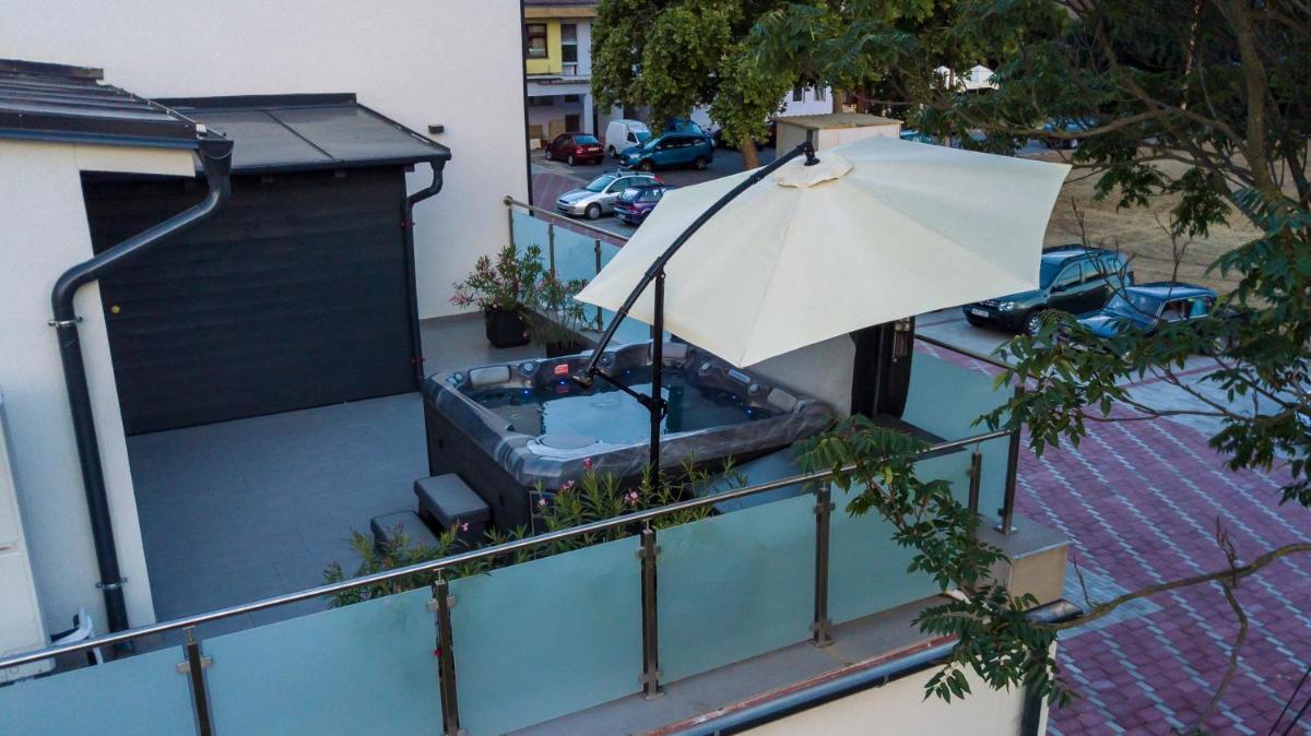 Hotel Szeghalom - Housity