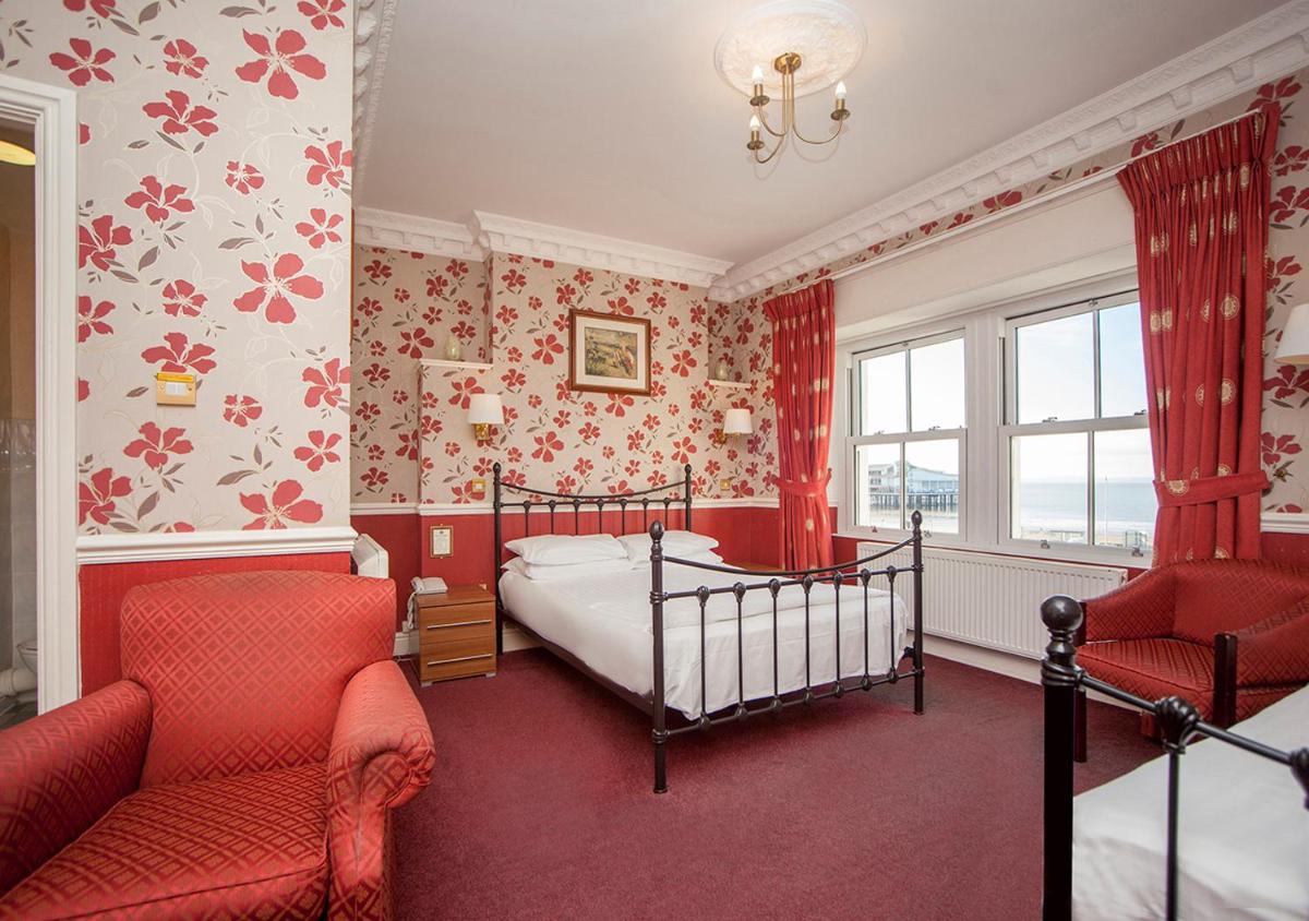 The Royal Hotel - Housity