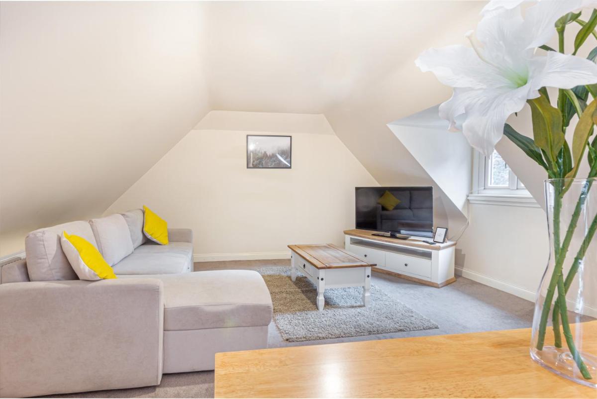 Host & Stay - Hillbrook House Dwelling - Housity