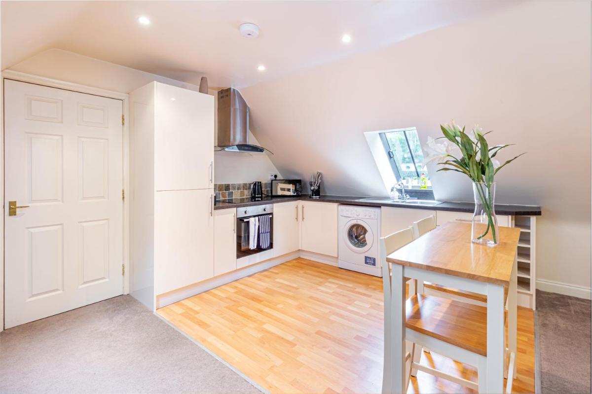 Host & Stay - Hillbrook House Dwelling - Housity