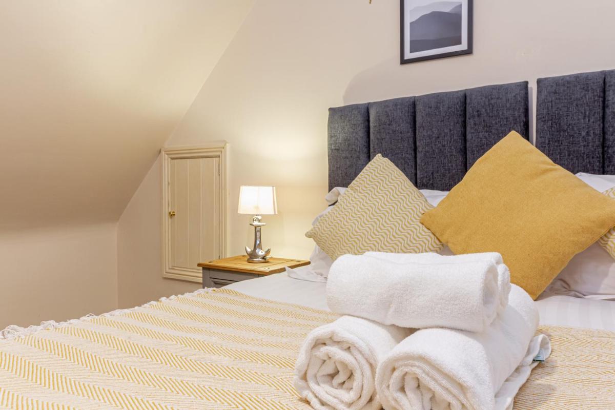 Host & Stay - Hillbrook House Dwelling - Housity