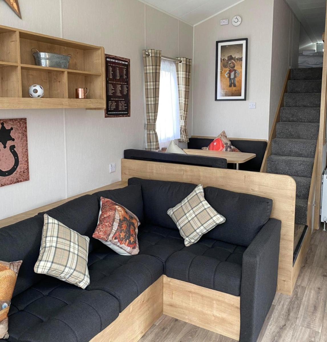 Gulliver's Valley, M1, JCT 31 - Housity