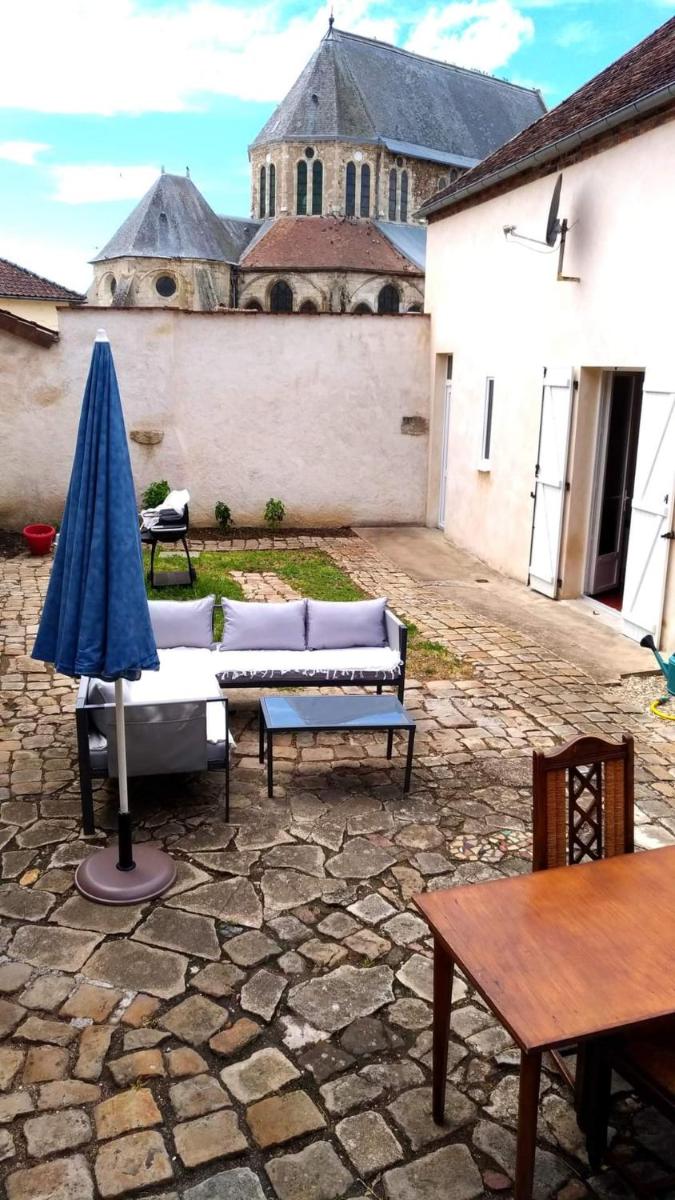 Chambre privée dans maison centre-ville Sens Petit-déjeuner compris - Housity
