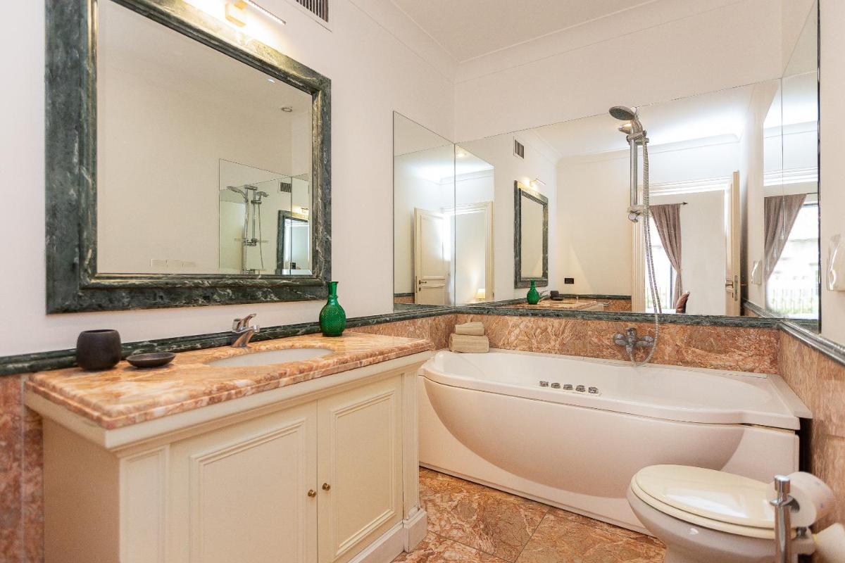 Amazing New Penthouse with terrace Jewish Ghetto - Housity