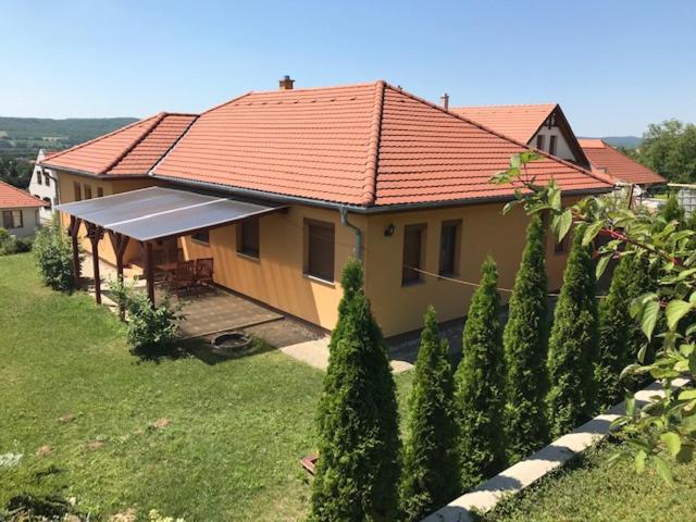 Panoráma Apartman Ház - Housity