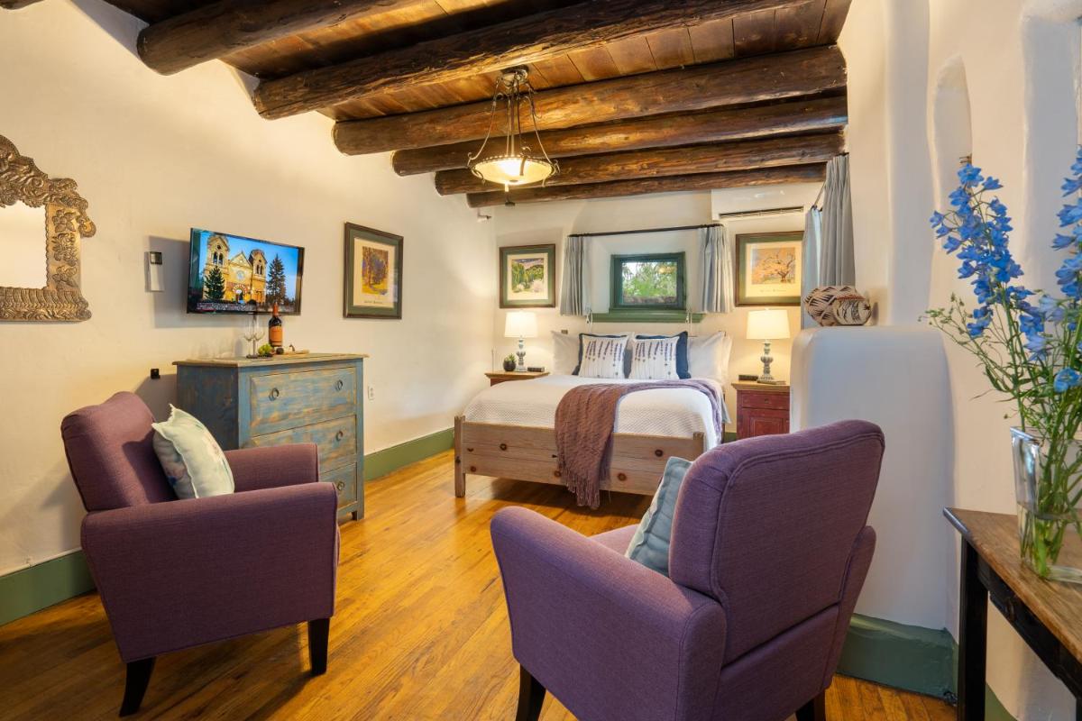 Inn of the Turquoise Bear - Housity