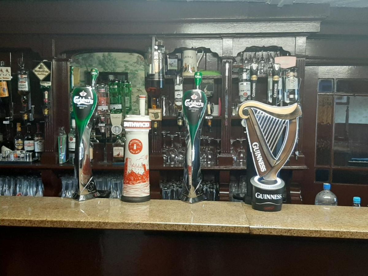 Railway Bar Accommodation - Housity