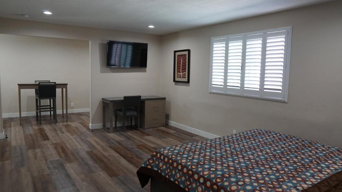 Sea Breeze Inn - LAX Airport, Los Angeles - Housity