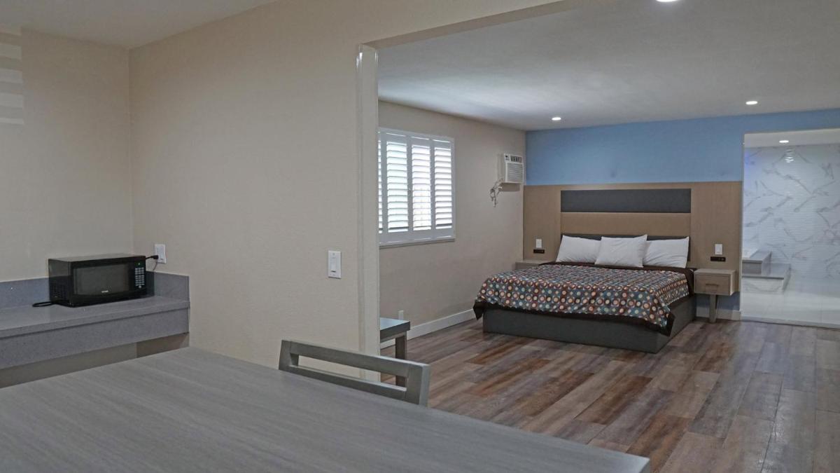 Sea Breeze Inn - LAX Airport, Los Angeles - Housity