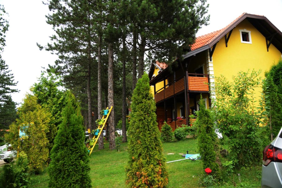 Villa Ruža Apartments - Housity