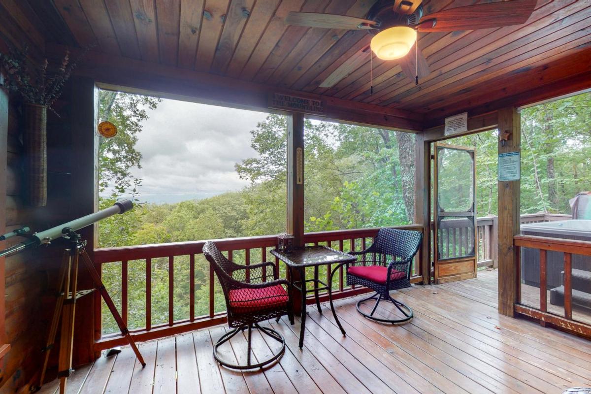 Hilltop Hideaway - Housity